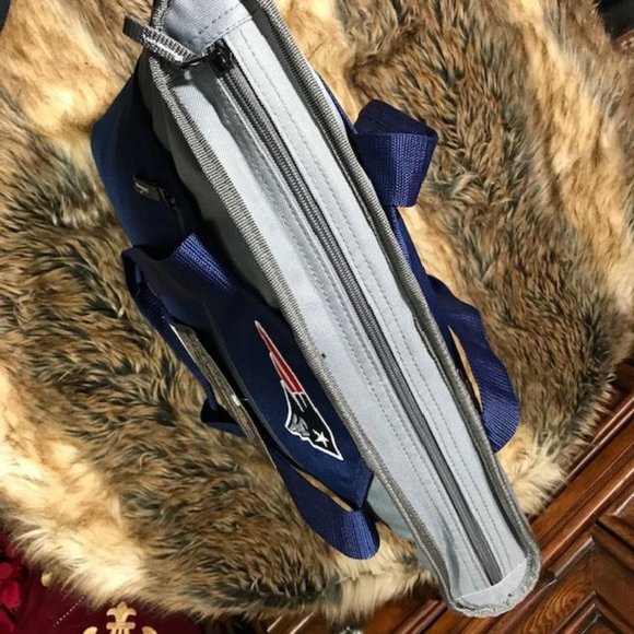 New England Patriots Embroidered Insulated Tote Cooler and 5 Pack Click Pen Set - Picture 11 of 16